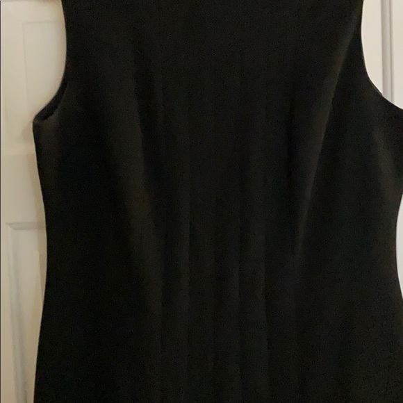 Sleeveless dress - Picture 2 of 3